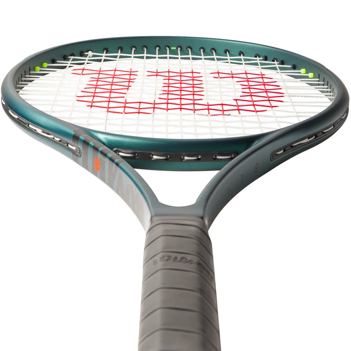 Wilson Blade 104 v9 Racket Demo - Image 4